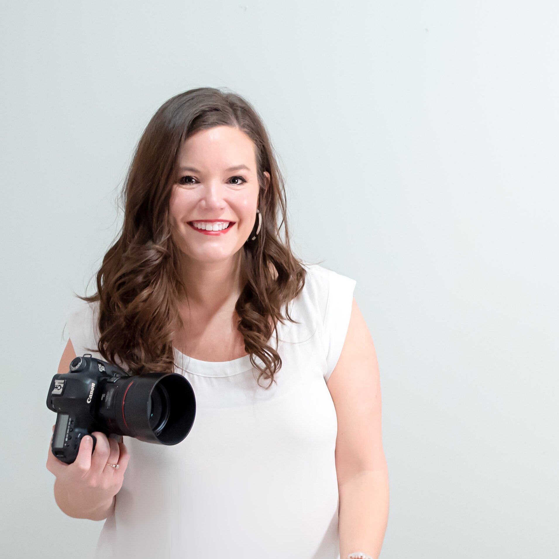Hey there, I’m Kassady.  - I’m a professional photographer who helps people create a successful commercial photography business!